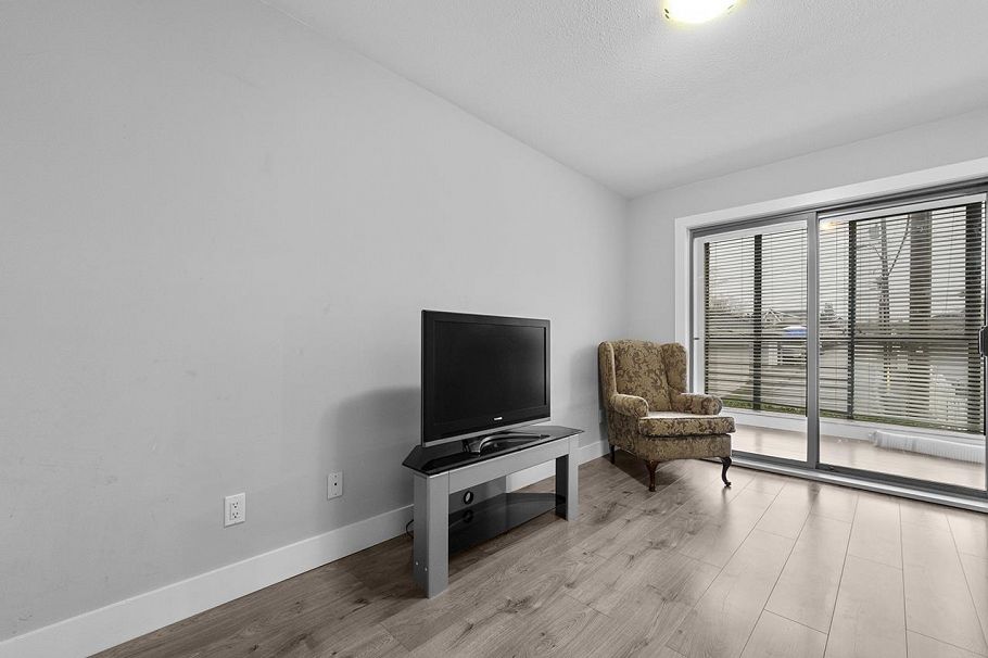 211 5818 Lincoln Street Vancouver, BC - 12