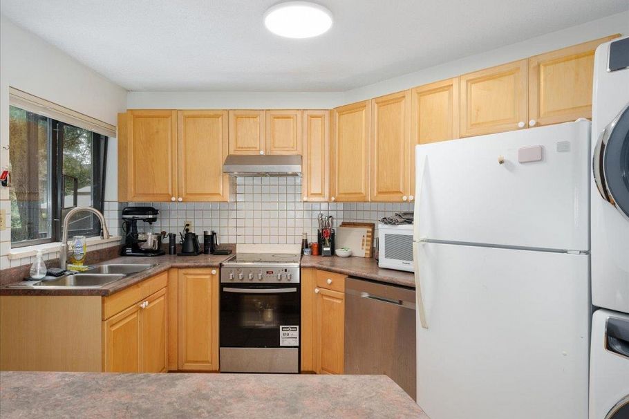 277 E Braemar Road North Vancouver, BC - 26