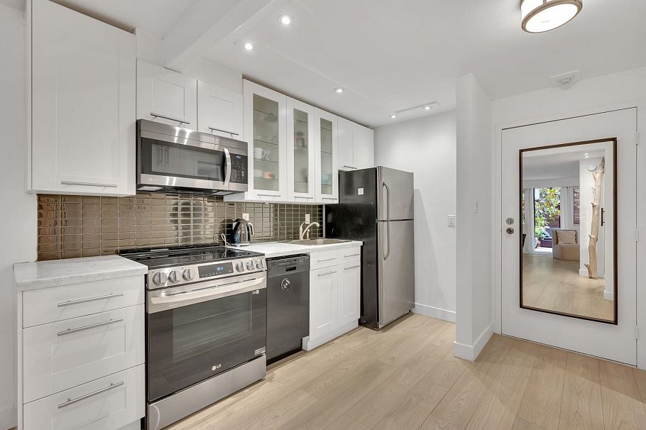 111 2190 W 7 Avenue Vancouver, BC - 8