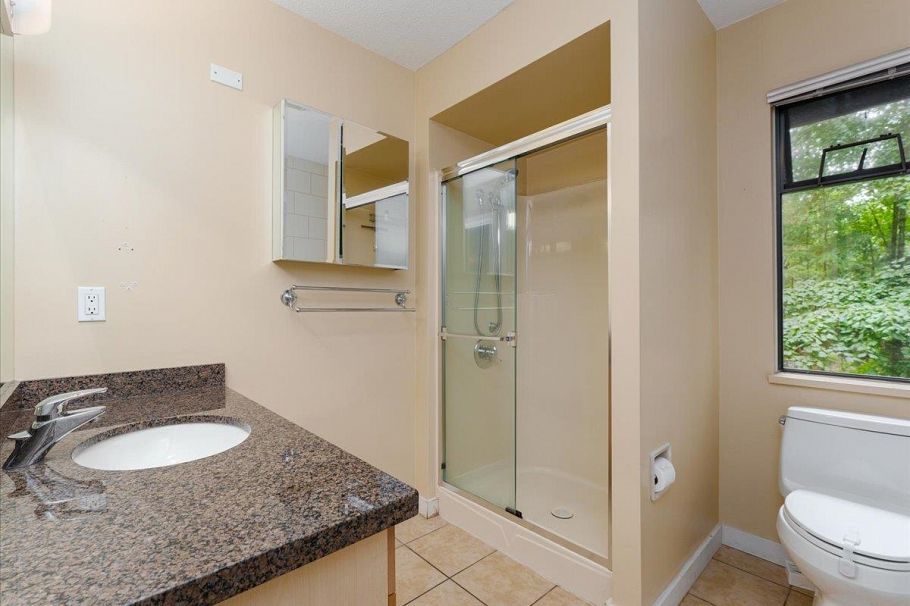 277 E Braemar Road North Vancouver, BC - 15