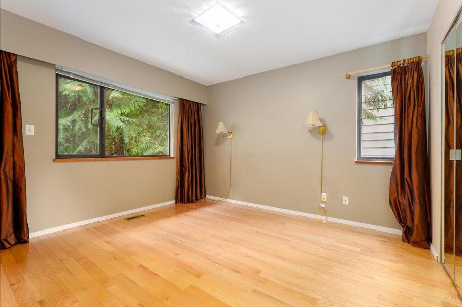 277 E Braemar Road North Vancouver, BC - 13