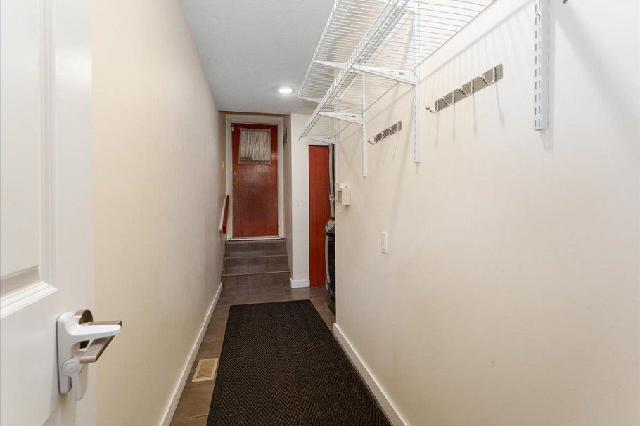 277 E Braemar Road North Vancouver, BC - 23