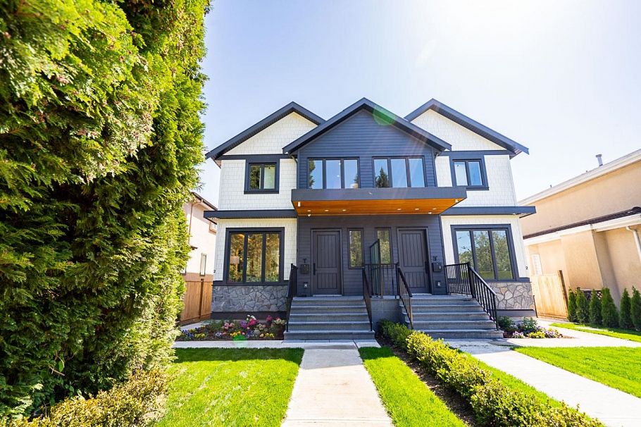 2356 West 16th Avenue Vancouver, BC - 1