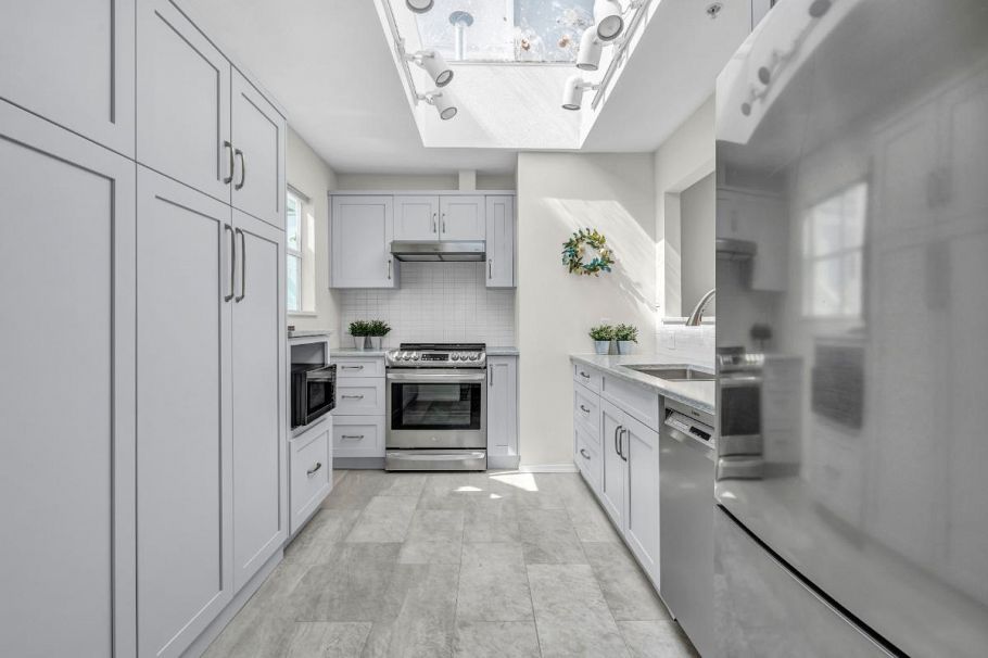 PH21 2175 W 3rd Avenue Vancouver, BC - 10