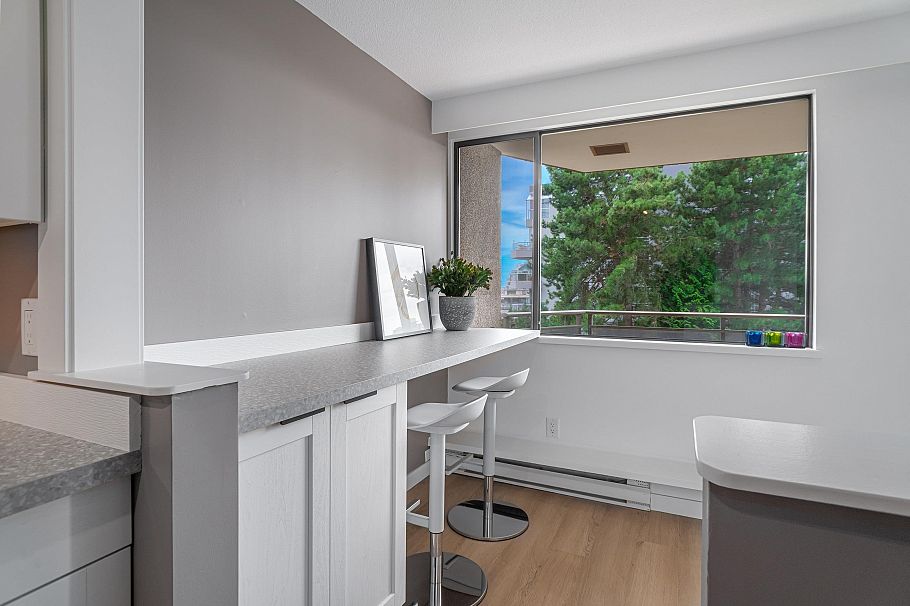 303 444 Lonsdale Avenue North Vancouver, BC - 11