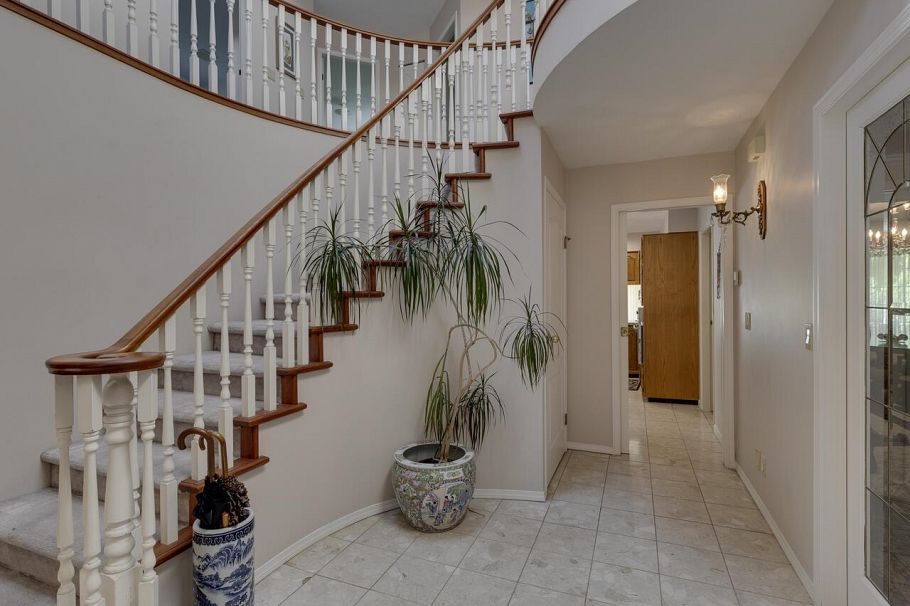 5755 Nancy Greene Way North Vancouver, BC - 9