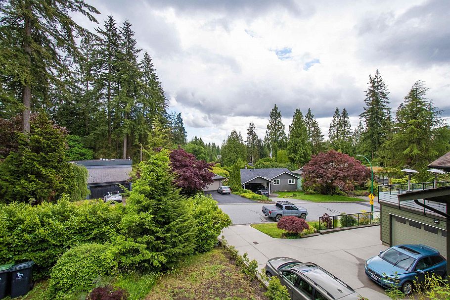 3875 Regent Avenue North Vancouver, BC - 13