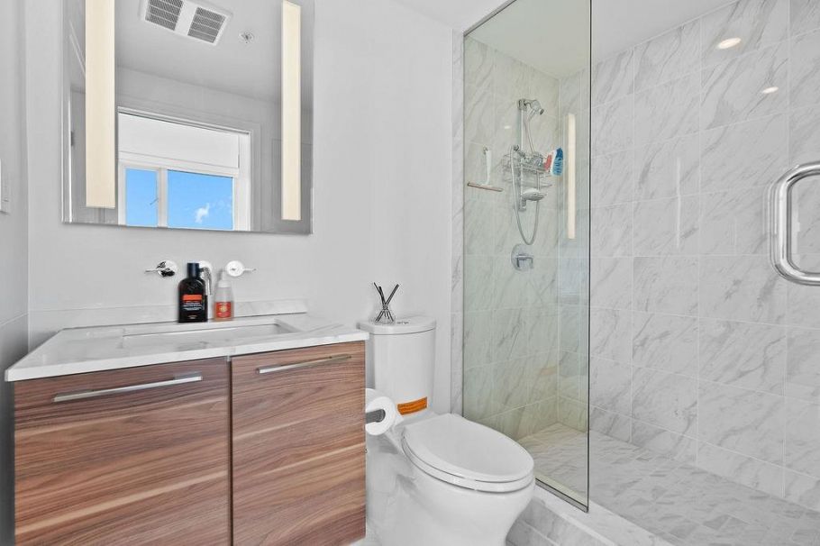 1708 8555 Granville Street Vancouver, BC - 18