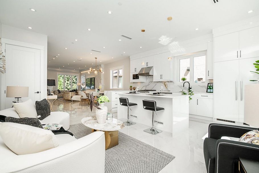 2356 West 16th Avenue Vancouver, BC - 5