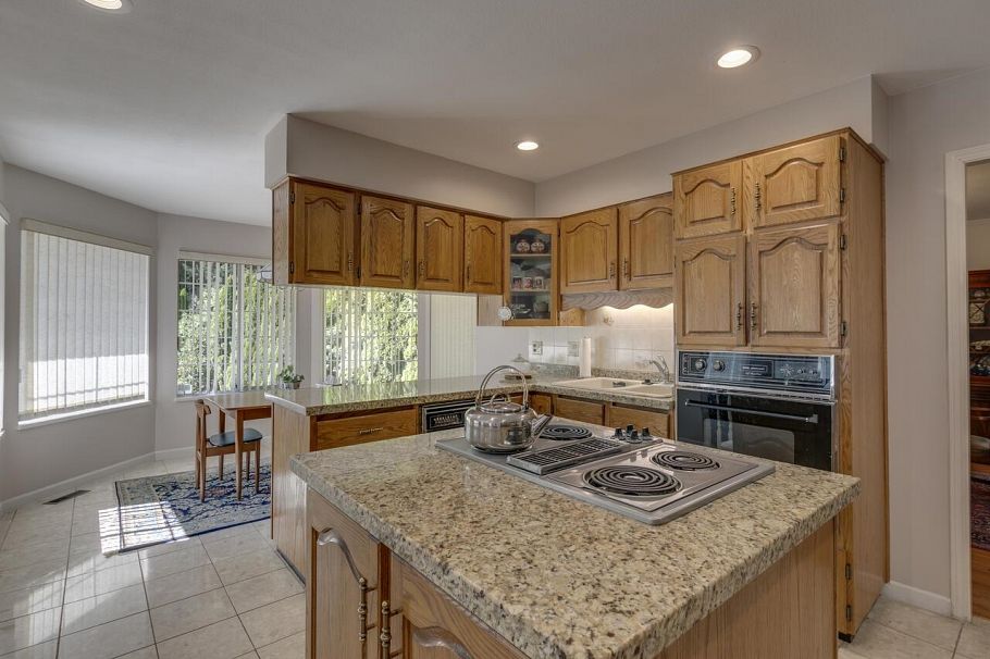 5755 Nancy Greene Way North Vancouver, BC - 24