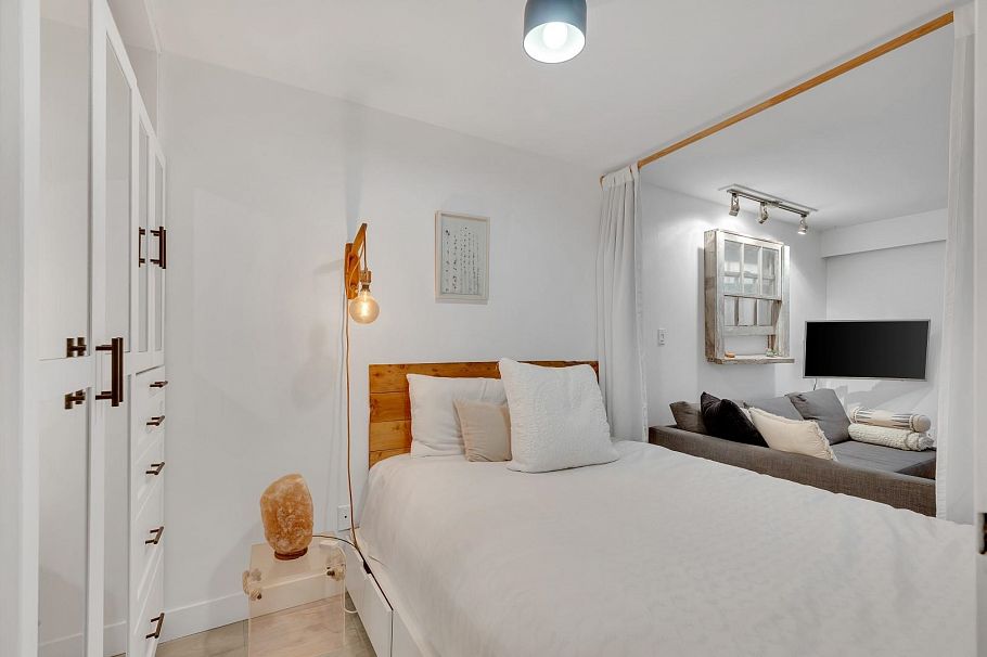 111 2190 W 7 Avenue Vancouver, BC - 13