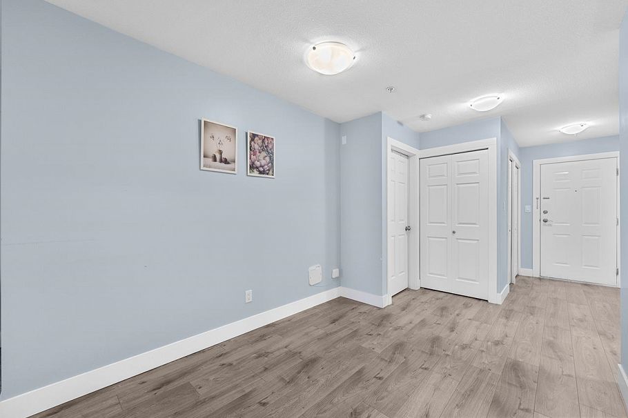 211 5818 Lincoln Street Vancouver, BC - 9