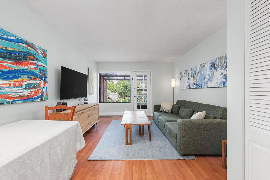 1 719 E 31st Avenue Vancouver, BC - 2