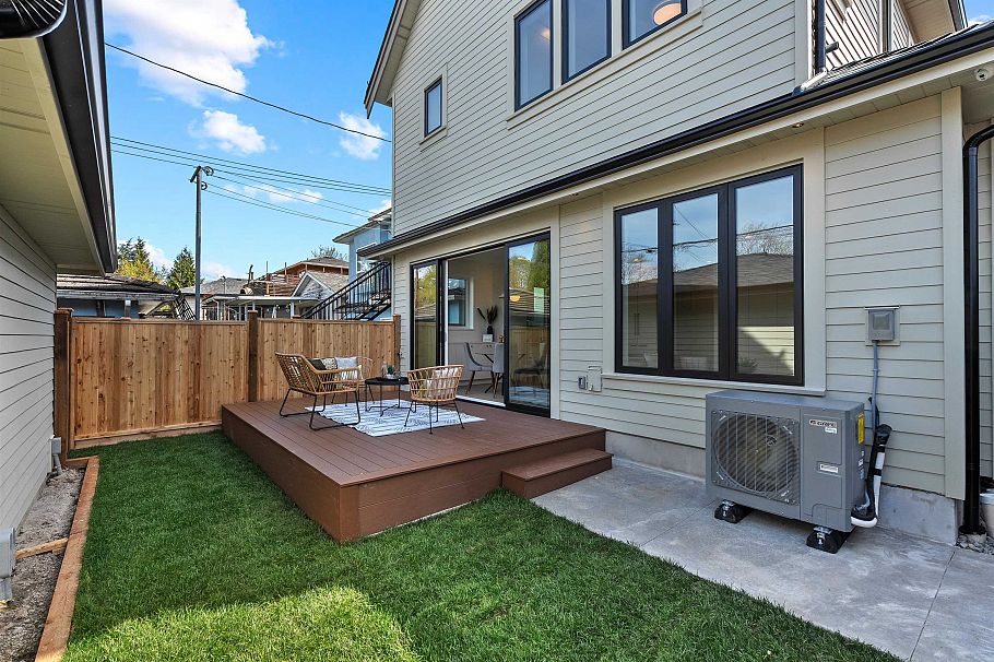 2 2253 Grant Street Vancouver, BC - 16