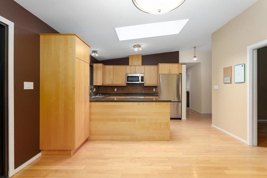 277 E Braemar Road North Vancouver, BC - 5