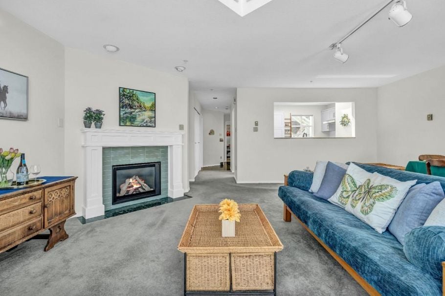 PH21 2175 W 3rd Avenue Vancouver, BC - 5