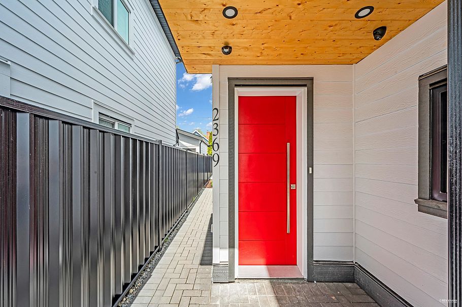 2369 Adanac Street Vancouver, BC - 2