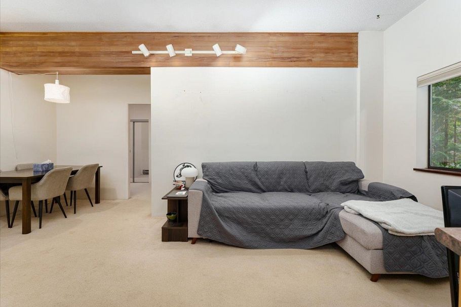 277 E Braemar Road North Vancouver, BC - 27