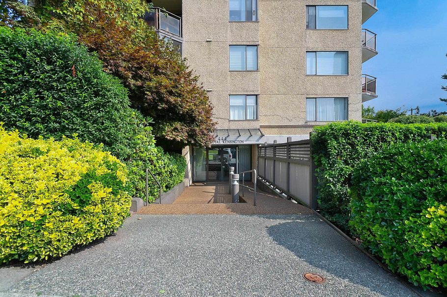 303 444 Lonsdale Avenue North Vancouver, BC - 2