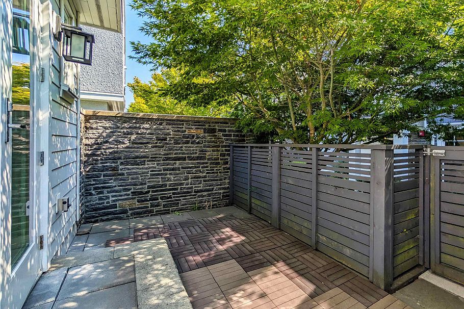 276 W 62nd Avenue Vancouver, BC - 36