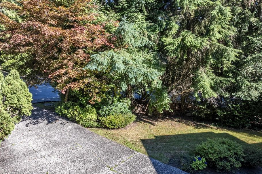 5755 Nancy Greene Way North Vancouver, BC - 8
