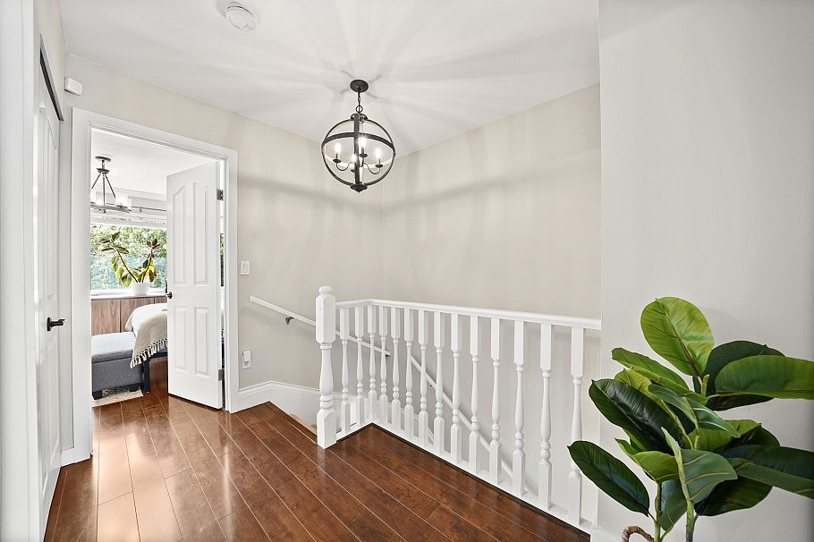 49 1910 Cedar Village Crescent North Vancouver, BC - 18