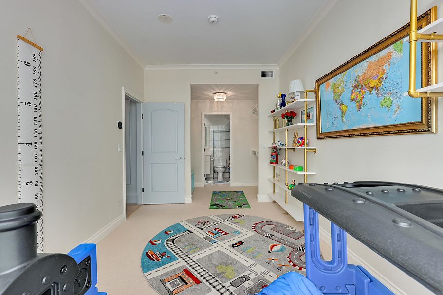 501 185 Victory Ship Way North Vancouver, BC - 19