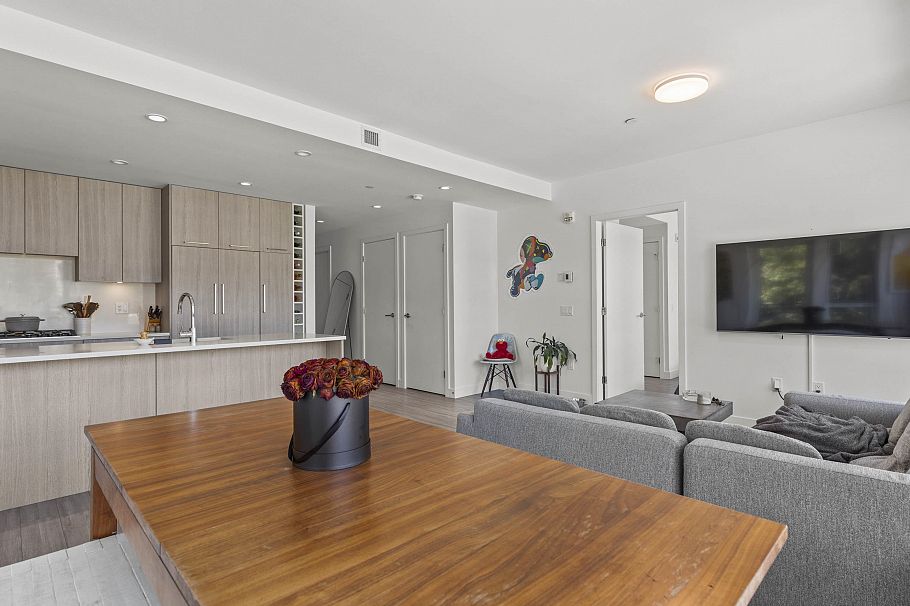 312 747 E 3rd Street North Vancouver, BC - 9