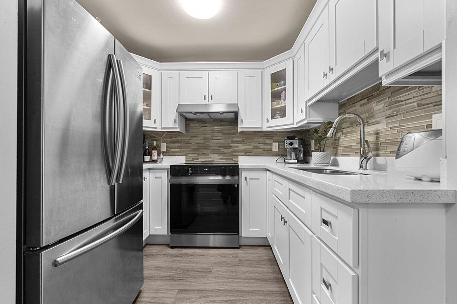 211 5818 Lincoln Street Vancouver, BC - 8