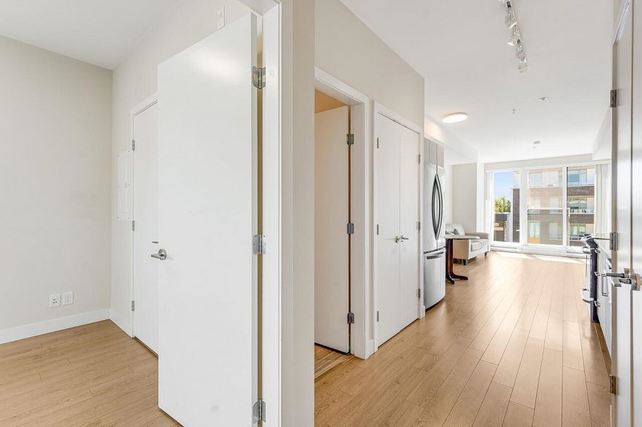 516 388 Kootenay Street Vancouver, BC - 4