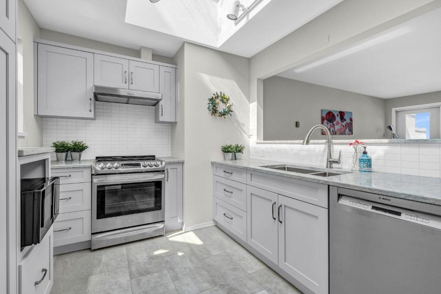 PH21 2175 W 3rd Avenue Vancouver, BC - 11