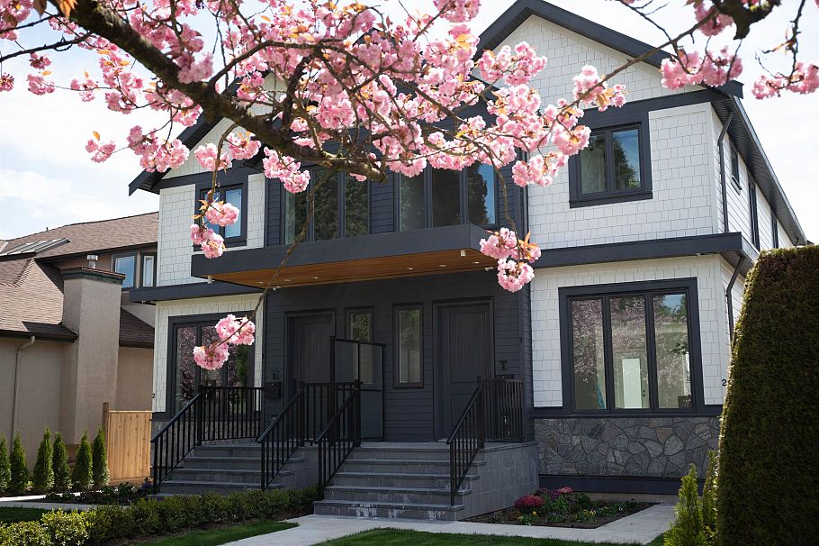 2356 West 16th Avenue Vancouver, BC - 28