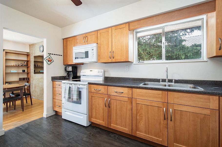 1852 Appin Road North Vancouver, BC - 9