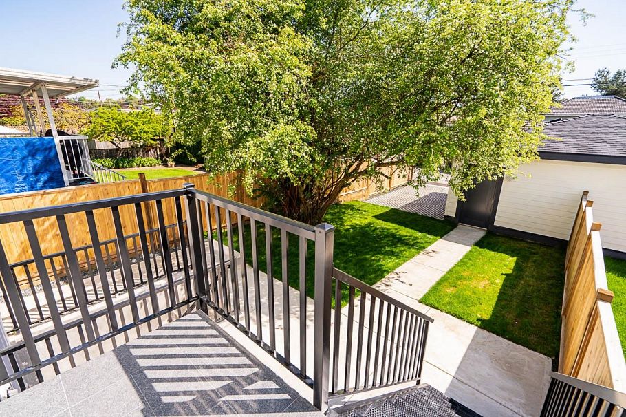 2356 West 16th Avenue Vancouver, BC - 27