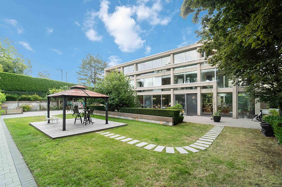 1919 W 57th Avenue Vancouver, BC - 21