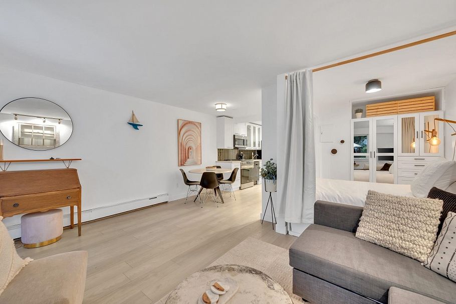 111 2190 W 7 Avenue Vancouver, BC - 17