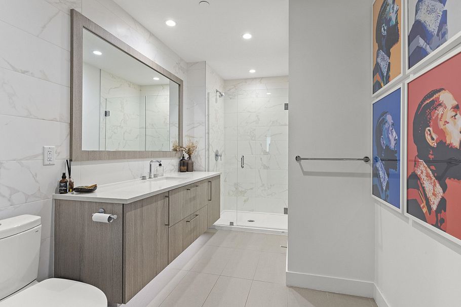 312 747 E 3rd Street North Vancouver, BC - 24