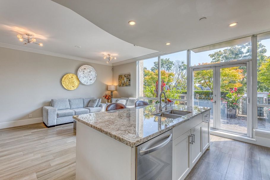 110 1328 Marinaside Crescent Vancouver, BC - 12