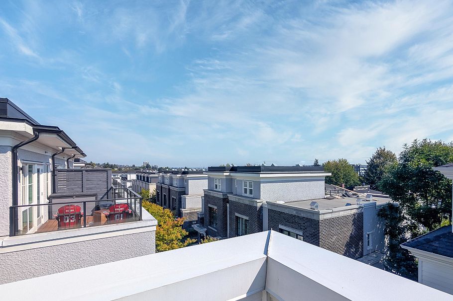 276 W 62nd Avenue Vancouver, BC - 4