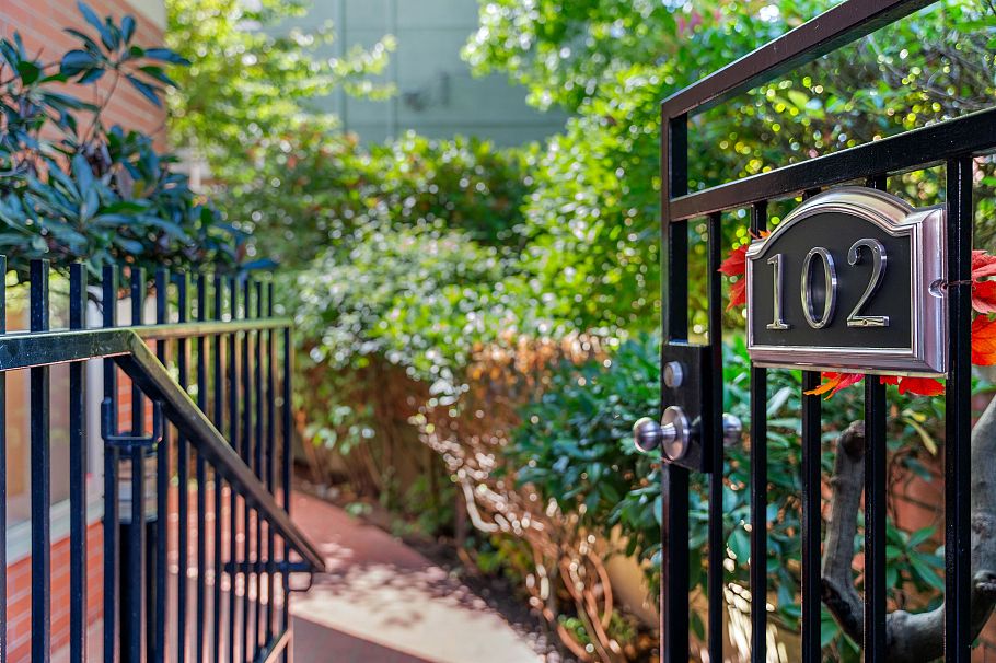 102 2128 W 43rd Avenue Vancouver, BC - 1