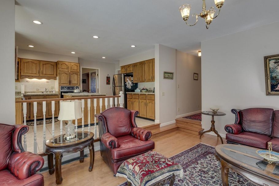 5755 Nancy Greene Way North Vancouver, BC - 34