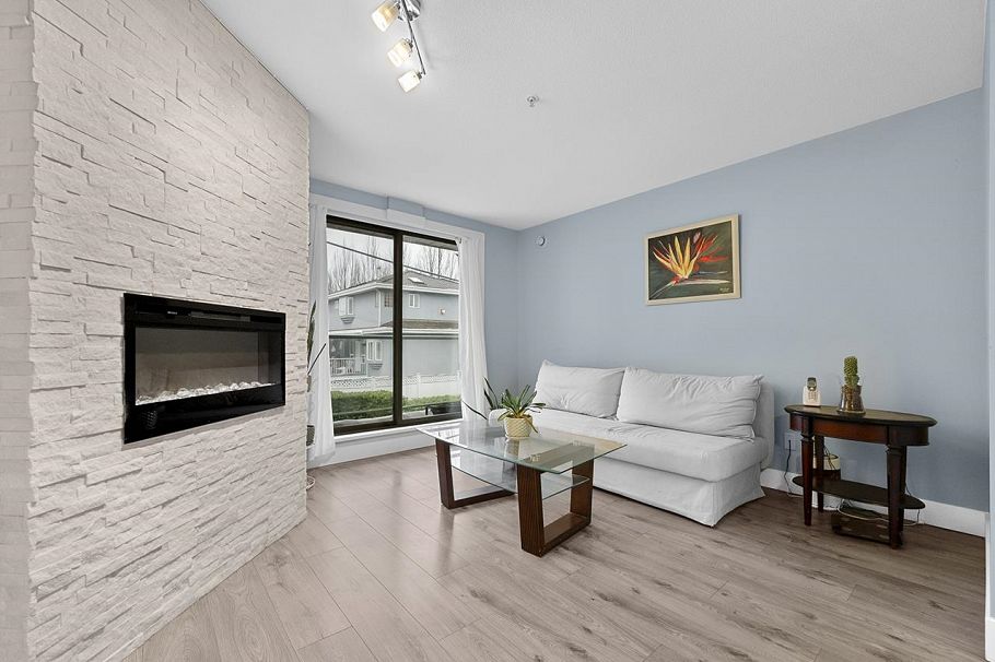 211 5818 Lincoln Street Vancouver, BC - 1