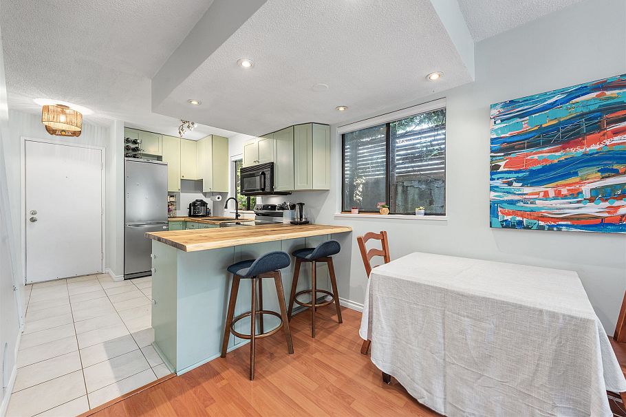 1 719 E 31st Avenue Vancouver, BC - 4