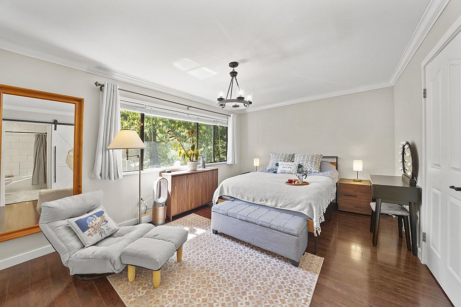 49 1910 Cedar Village Crescent North Vancouver, BC - 16