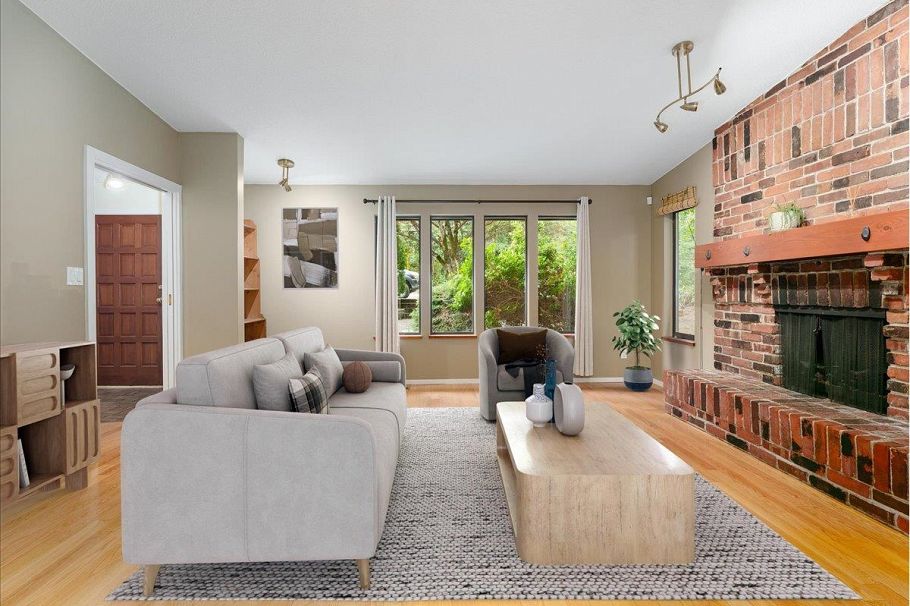 277 E Braemar Road North Vancouver, BC - 12