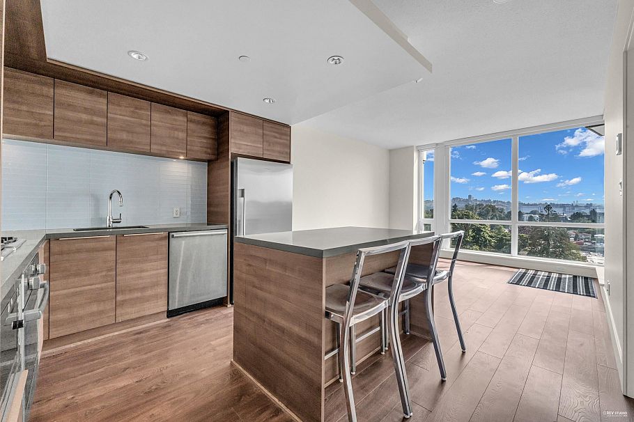 1005 1550 Fern Street North Vancouver, BC - 3