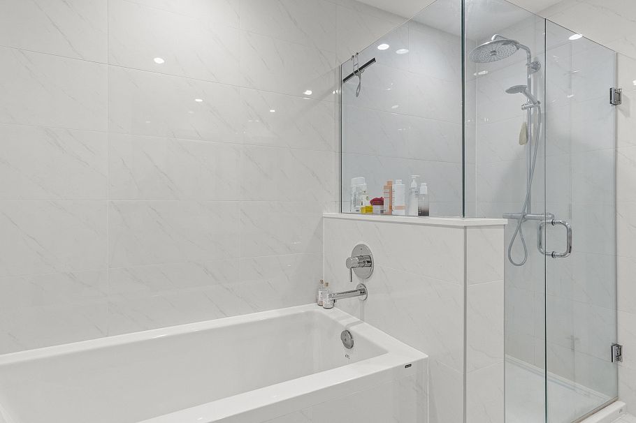 312 747 E 3rd Street North Vancouver, BC - 23