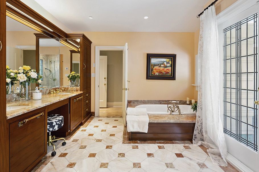 4051 Marguerite Street Vancouver, BC - 24