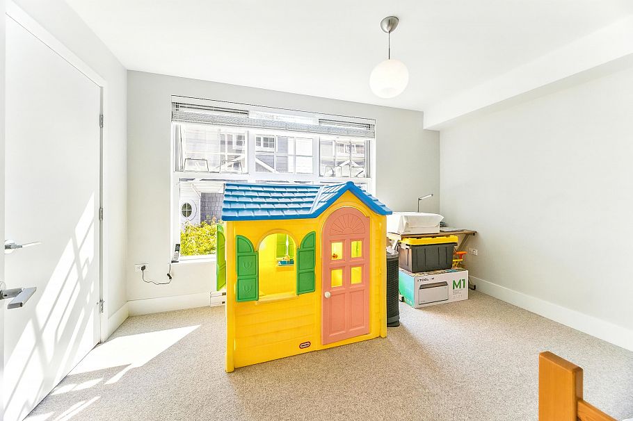 276 W 62nd Avenue Vancouver, BC - 17