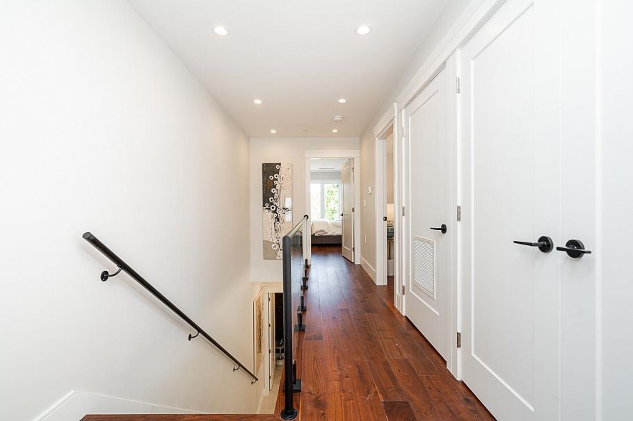 2356 West 16th Avenue Vancouver, BC - 12